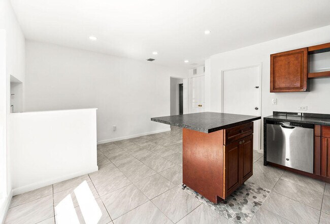 Foto del edificio - 137 Hawthorne Dr