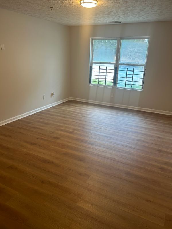 Building Photo - 8102 Fairington Village Dr