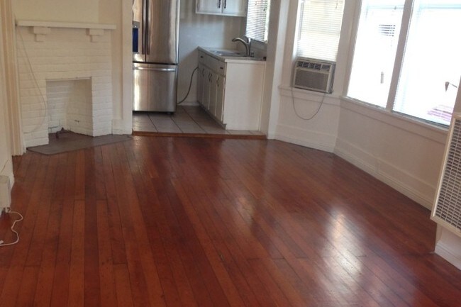 Comedor y sala de estar juntos - 310 Cerritos Ave