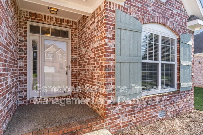 Building Photo - 1046 Aenon Cir