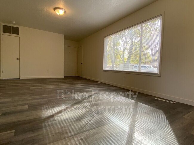 Building Photo - 1094 W 1520 N