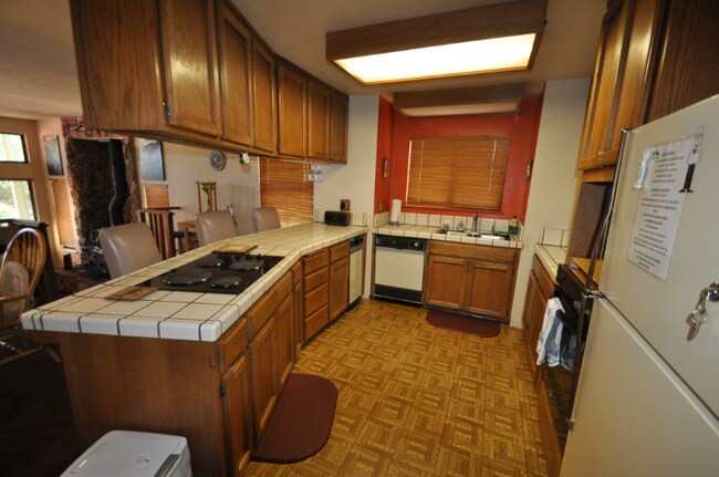 Building Photo - 12735 Junipero Serra Way