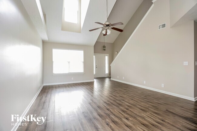 Foto del edificio - 1304 Sunray Dr