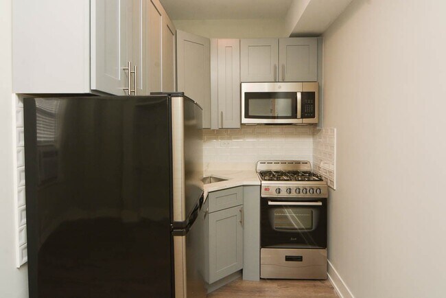 Foto del edificio - 545 W Belmont Ave