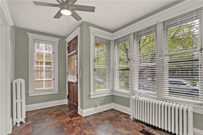 Foto del edificio - 591 Woodruff Place Middle Dr