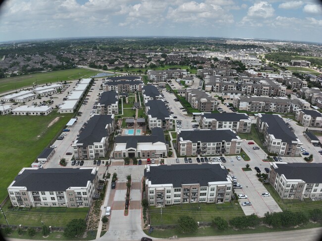 3D Exterior - Lenox Grand West