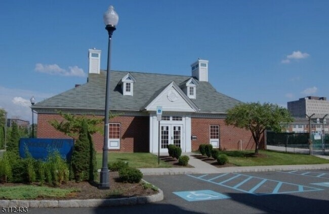 Building Photo - 7 Colgate Dr