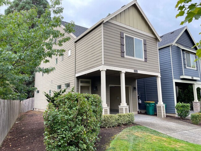 Foto del edificio - Traditional Remington Station Home Built i...