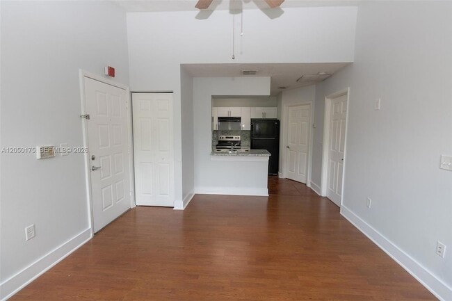 Foto del edificio - 18308 NW 68th Ave