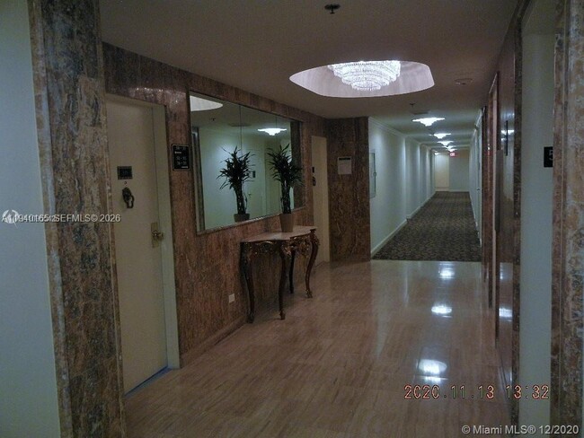 Foto del edificio - 700 Biltmore Way