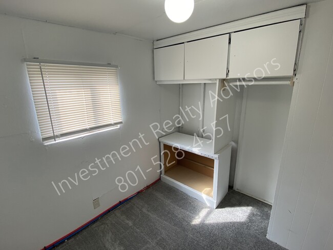 Building Photo - 7609 Holden St