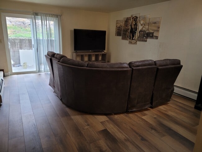 Building Photo - 200 Carroll St