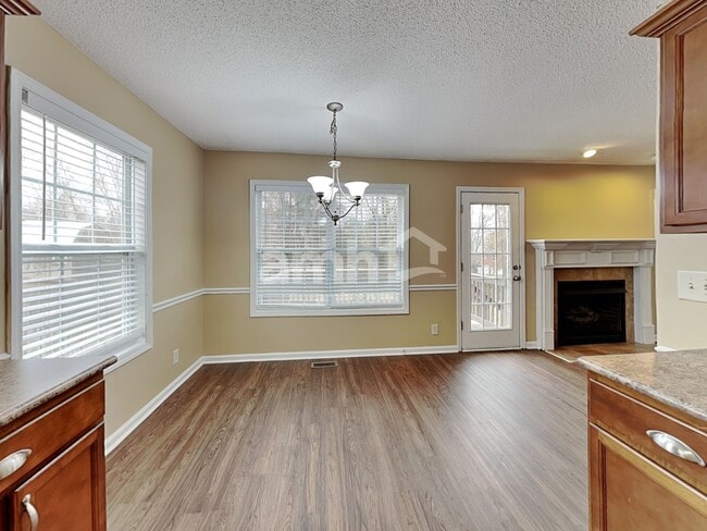 Building Photo - 3429 Queensbury Rd