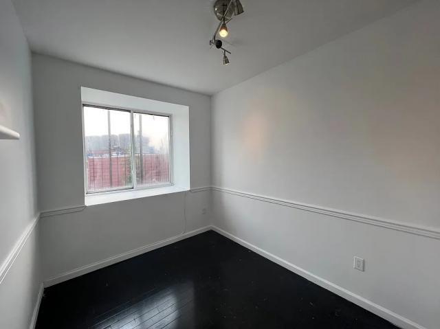 Foto del edificio - 3 bedroom in BROOKLYN NY 11221