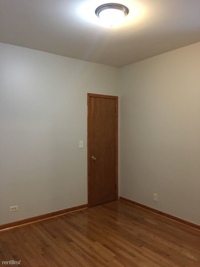 Building Photo - 2650 W 64th St