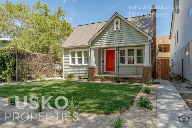 Photo - 2503 W St House