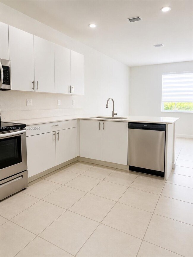 Foto del edificio - 2639 SE 10th St