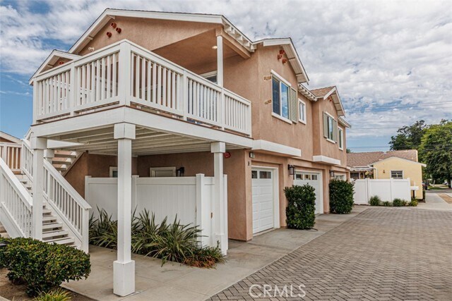 Foto principal - 1042 E Almond Ave