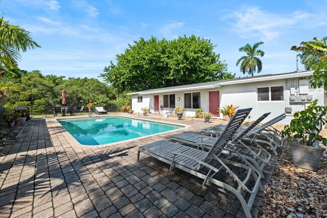 Foto del edificio - 2433 NW 9th Ter