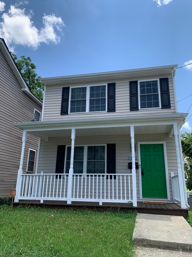 Primary Photo - 2522 Porter St
