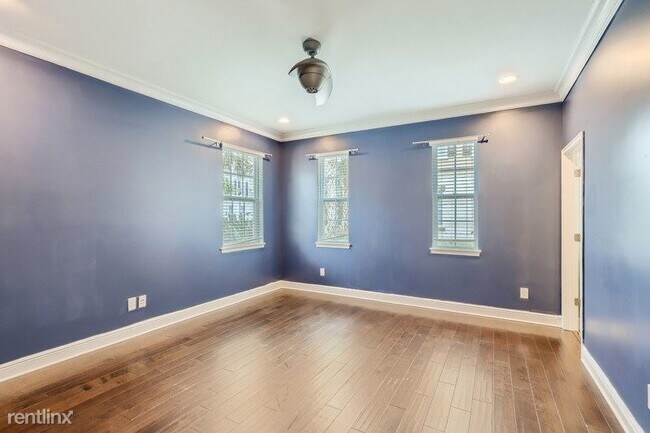 Building Photo - 4 br, 3 bath House - 555 Edgerly Pl
