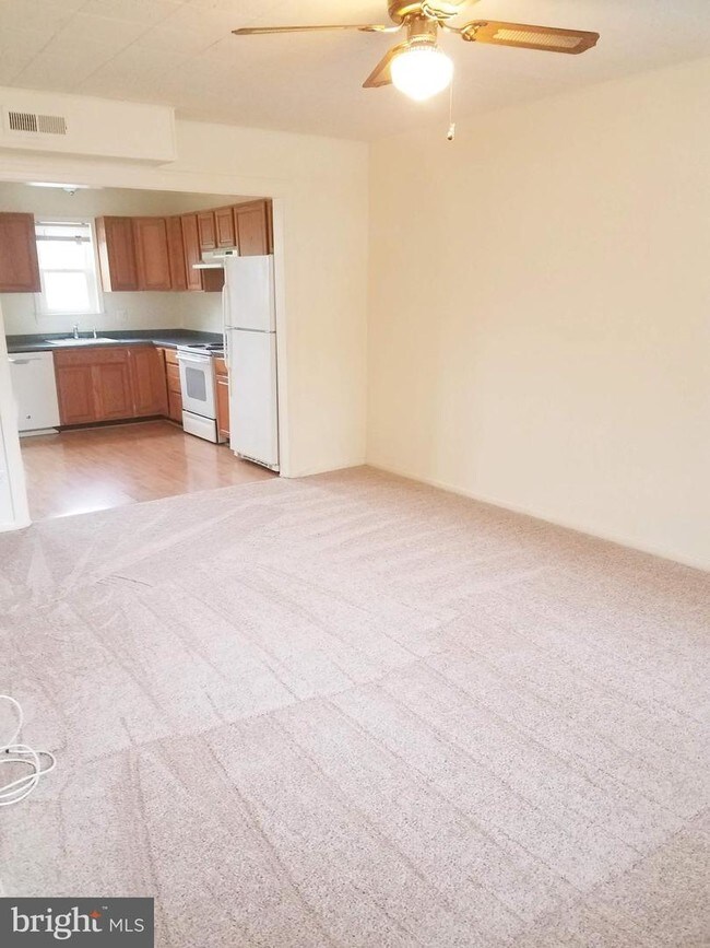 Building Photo - 805 S Ode St