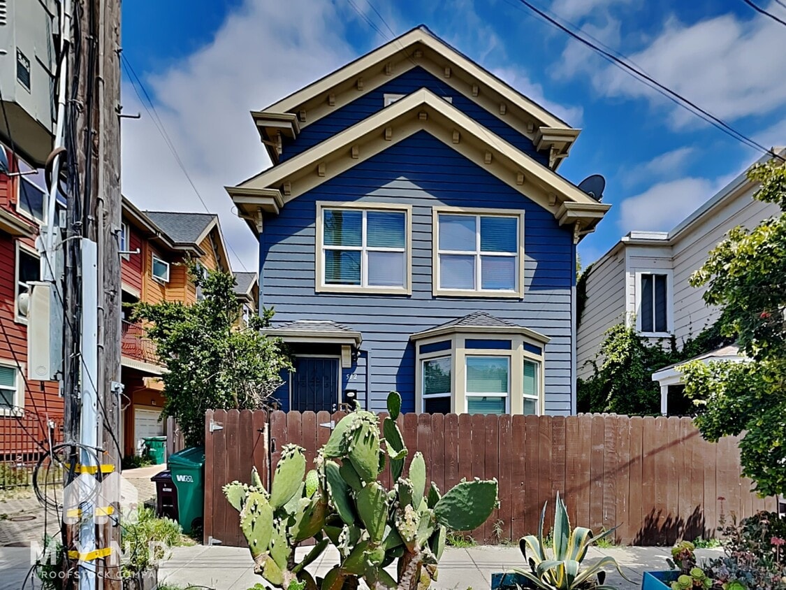 Primary Photo - 512 Henry St