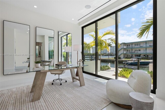 Foto del edificio - 4008 NE 167th St
