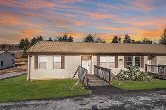 Building Photo - 1460 Midway Rd