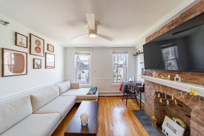 Foto del edificio - 466 Monmouth St