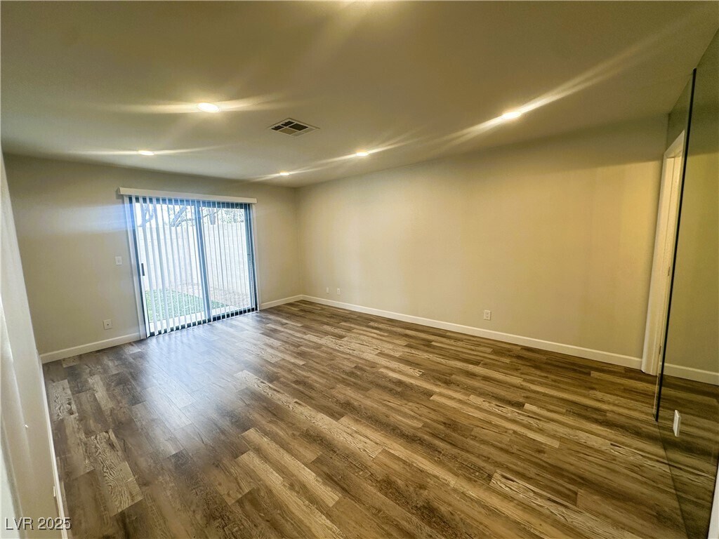 Foto principal - 4180 Blue Heron Ct