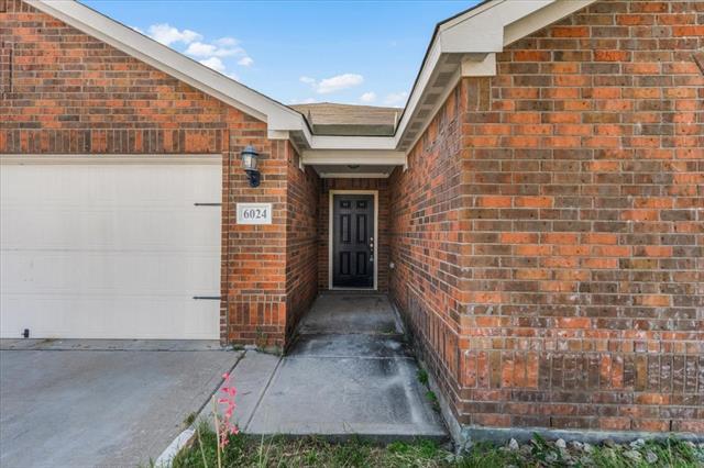 Foto del edificio - 6024 Amber Cliff Ln