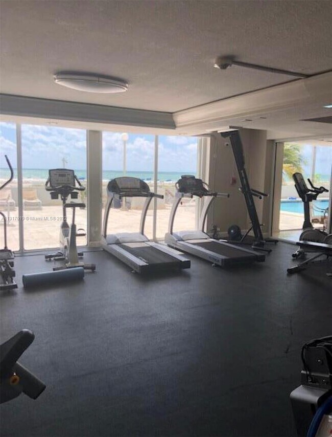 Foto del edificio - 465 Ocean Dr