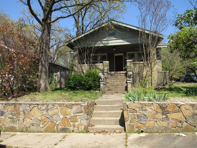 Building Photo - Contact Peggy Goodman 501 676 1758