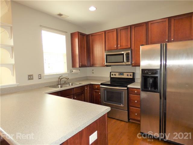 Foto del edificio - 21324 Pine St