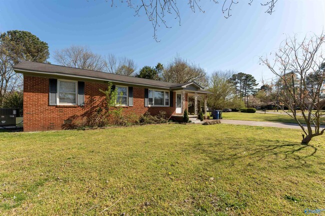 Building Photo - 712 Marion Dr