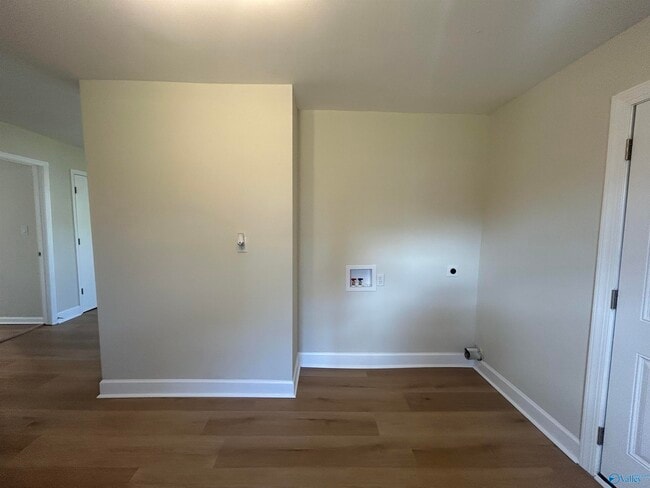 Building Photo - 220 8th Ave NW