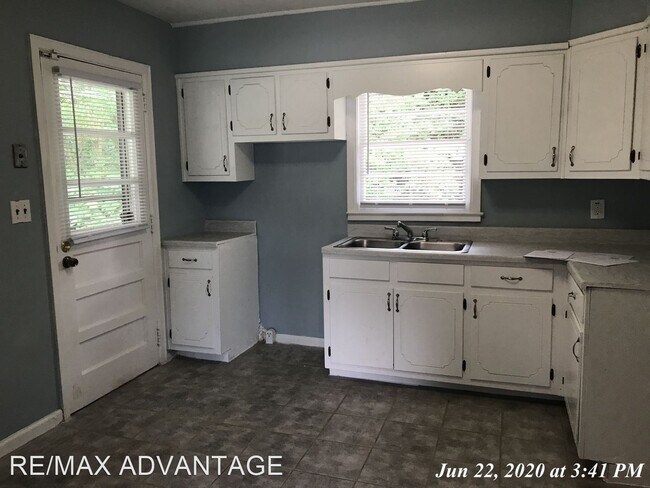 Building Photo - 3 br, 1 bath House - 242 Jonesboro Rd