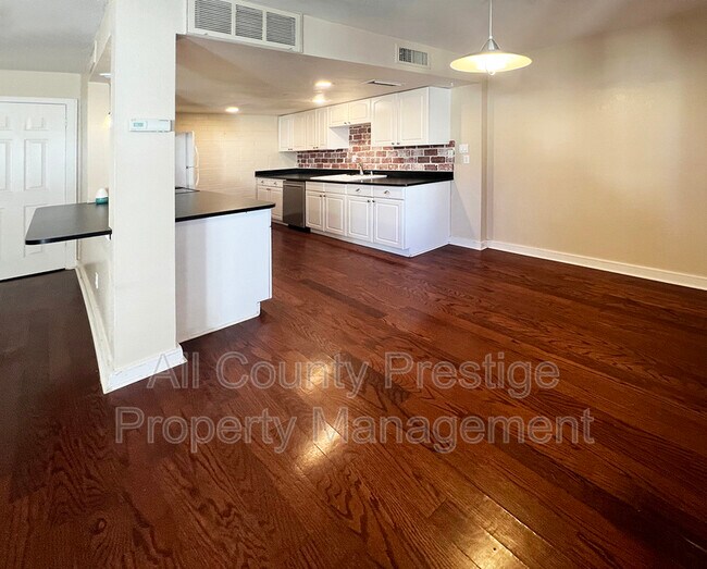 Building Photo - 7857 E Keim Dr