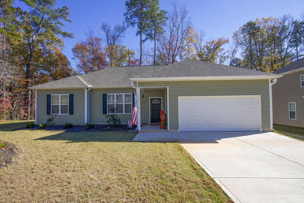 Primary Photo - Centric and spacious home! No stairs!