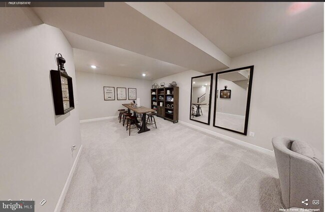 Building Photo - 310 Piper Ln