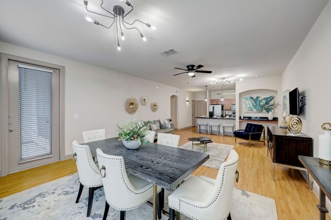 Building Photo - Save Up to $700 – Move-In Special!