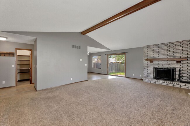 Building Photo - 8924-8926 E Bluestem