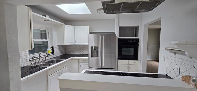 Foto del edificio - 480 Sharon Cir