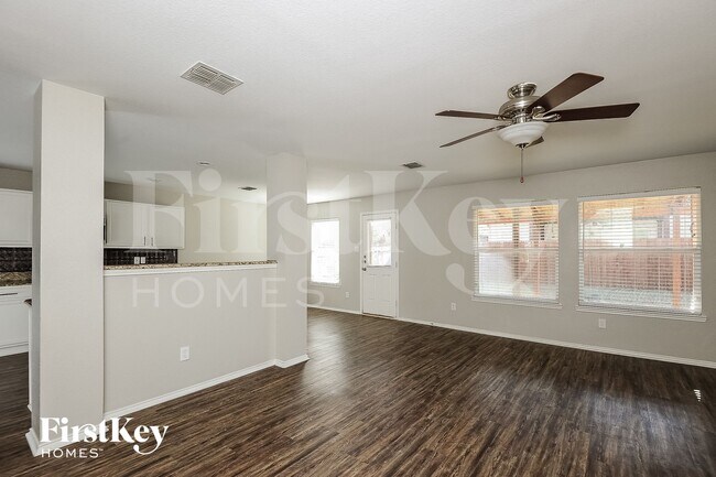 Foto del edificio - 4516 Mountain Oak St