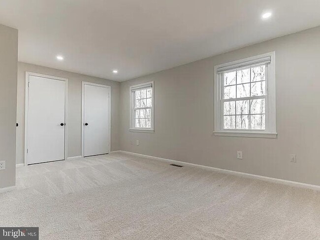 Foto del edificio - 6542 Birchleigh Way