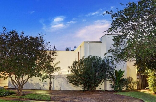 Building Photo - 1111 Potomac Dr