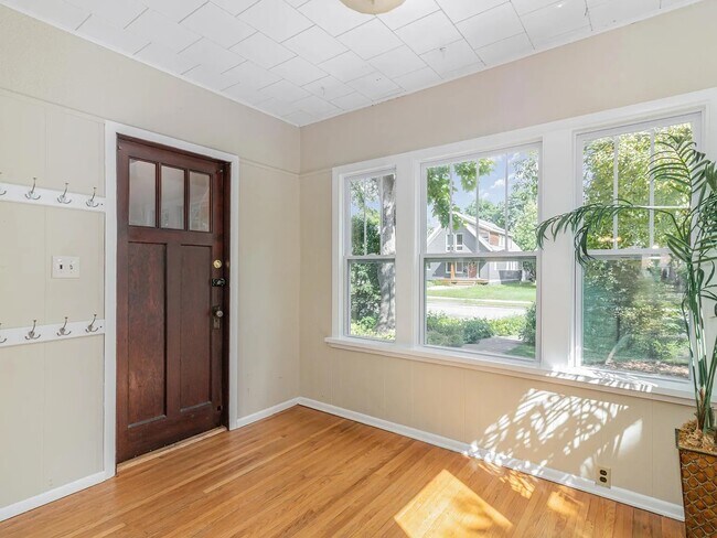 Foto del edificio - 2416 34th Ave S