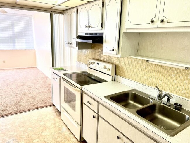 Foto del edificio - 4880 Locust St NE