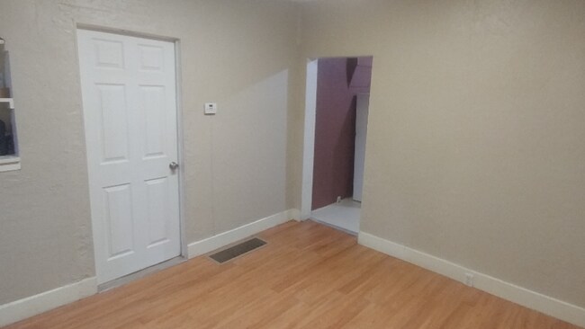 Foto del edificio - 2903 Pingree Ave E